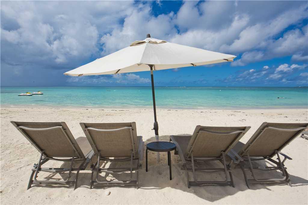 Regal Beach Club George Town Exteriör bild